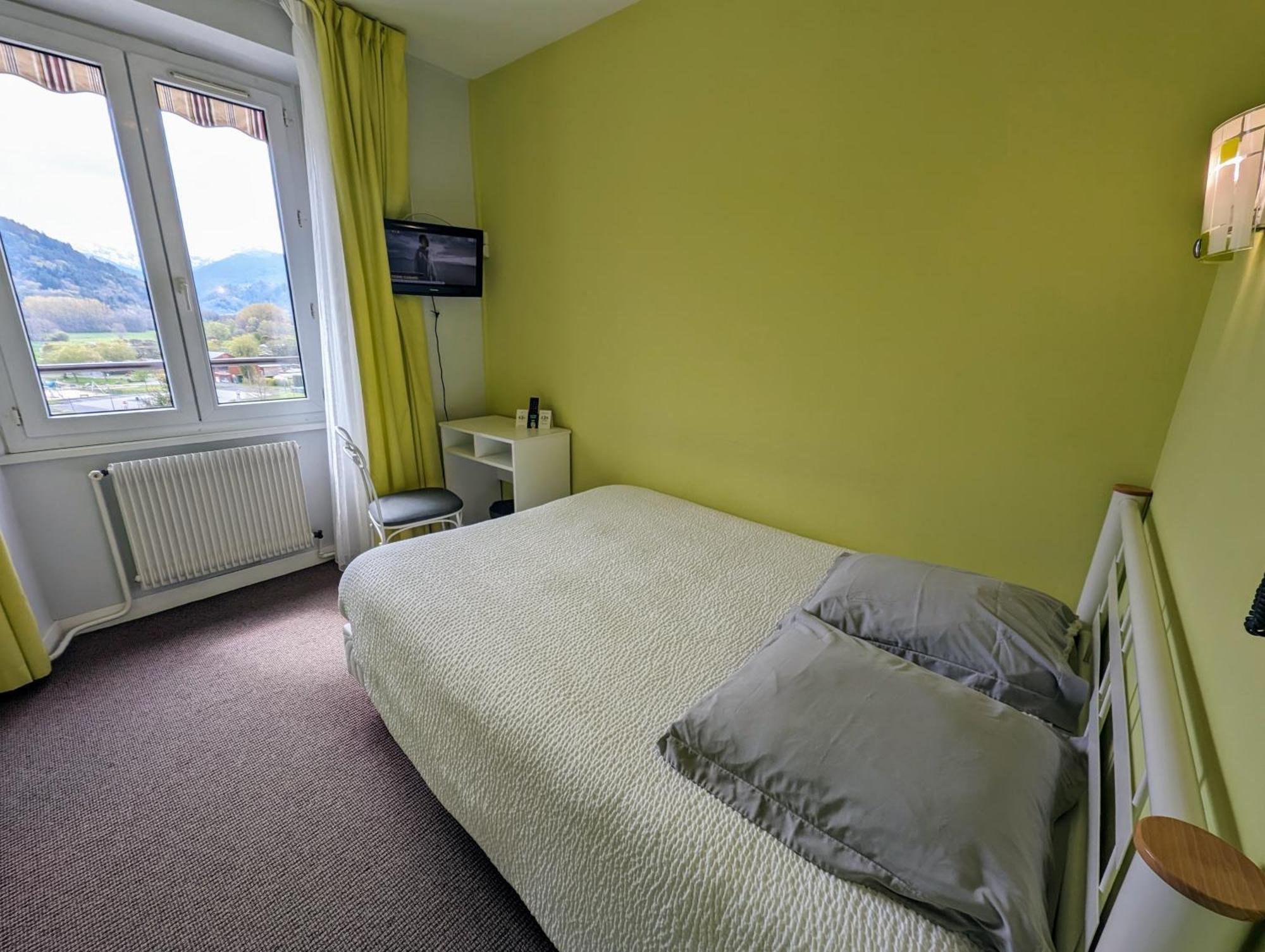 Logis Hotel Le Beau Site Chambon-sur-Lac Exteriör bild
