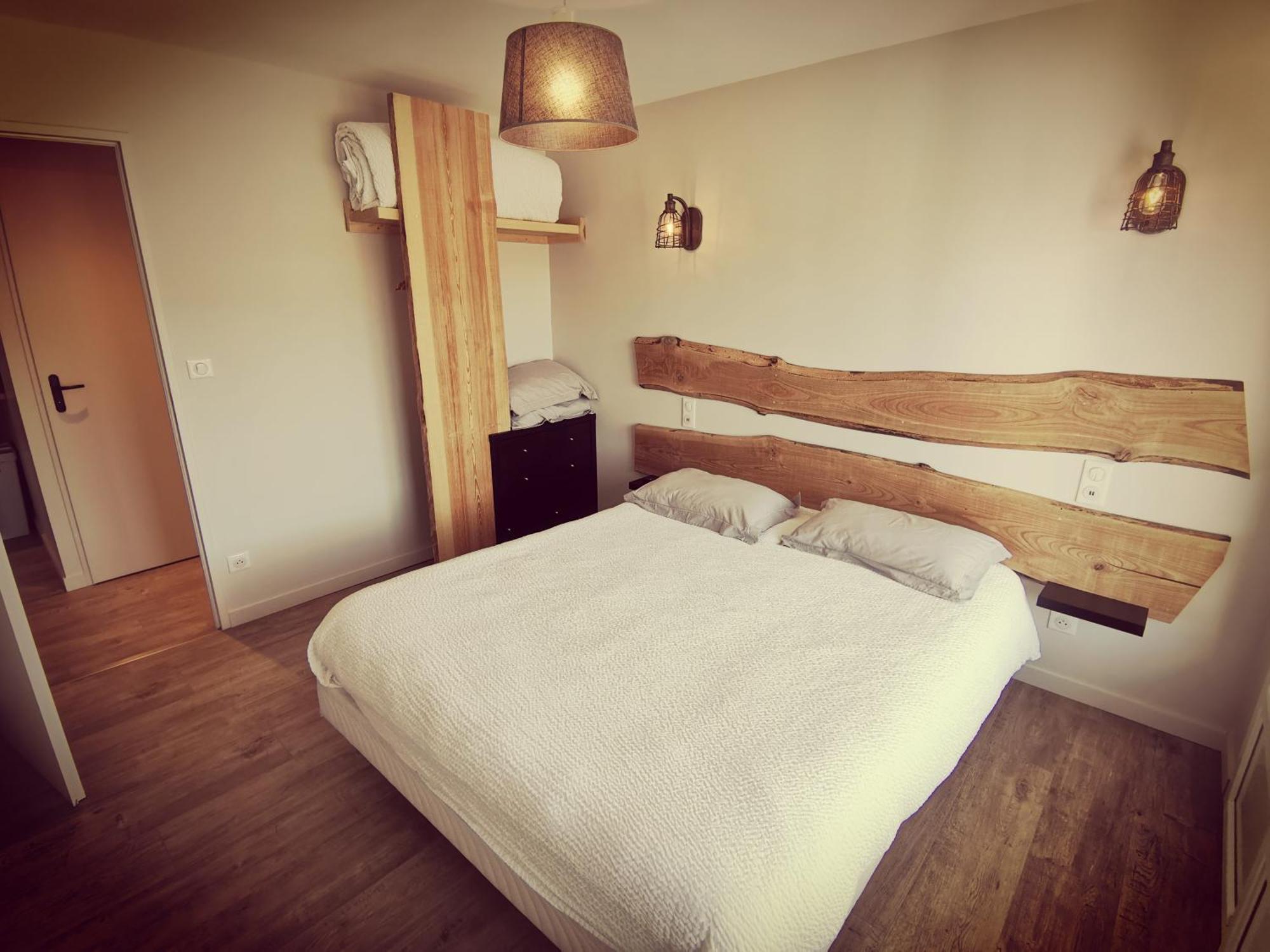 Logis Hotel Le Beau Site Chambon-sur-Lac Exteriör bild