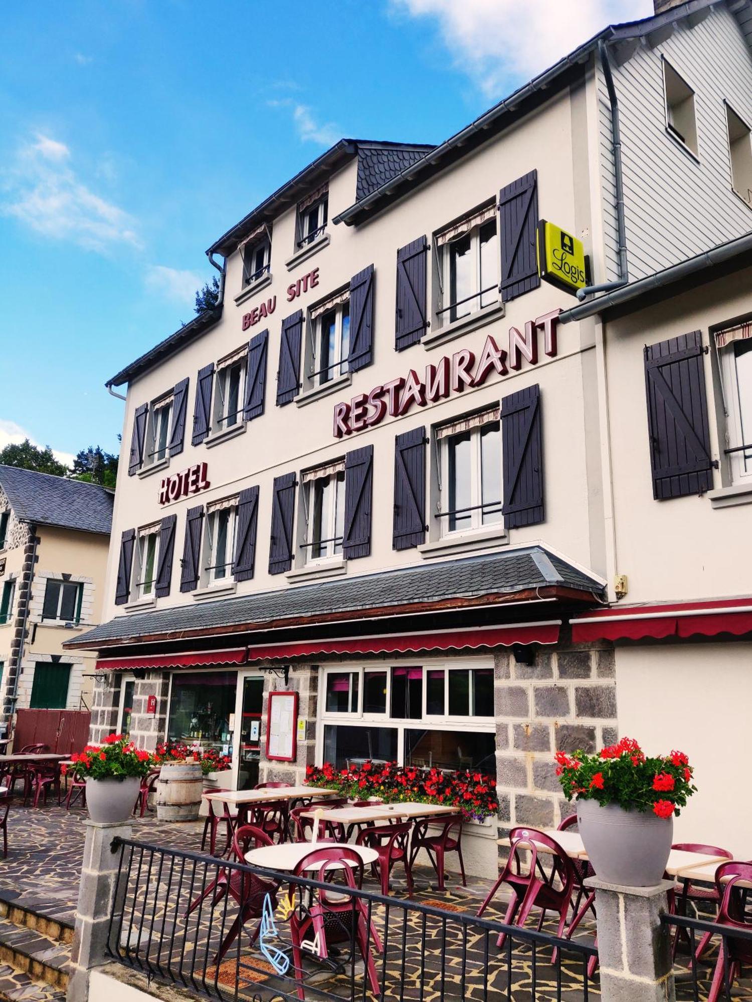 Logis Hotel Le Beau Site Chambon-sur-Lac Exteriör bild