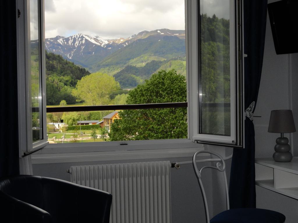 Logis Hotel Le Beau Site Chambon-sur-Lac Exteriör bild