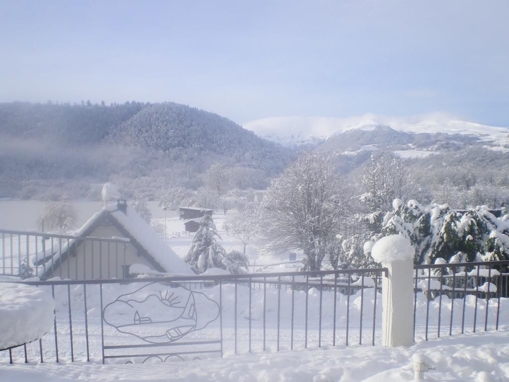 Logis Hotel Le Beau Site Chambon-sur-Lac Exteriör bild